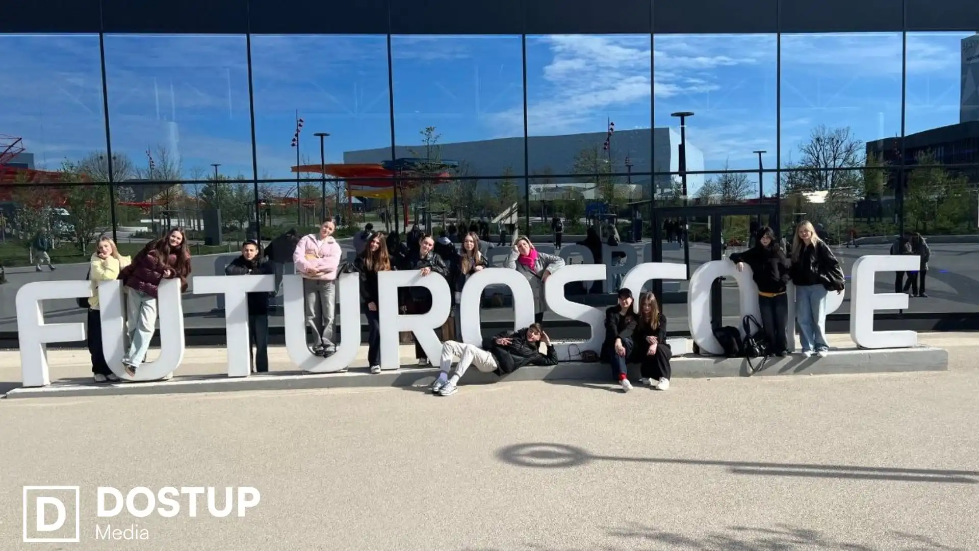 Вчили французьку і навчали іноземців розмальовувати писанки: як учні з Кропивницького побували на обміні у Франції