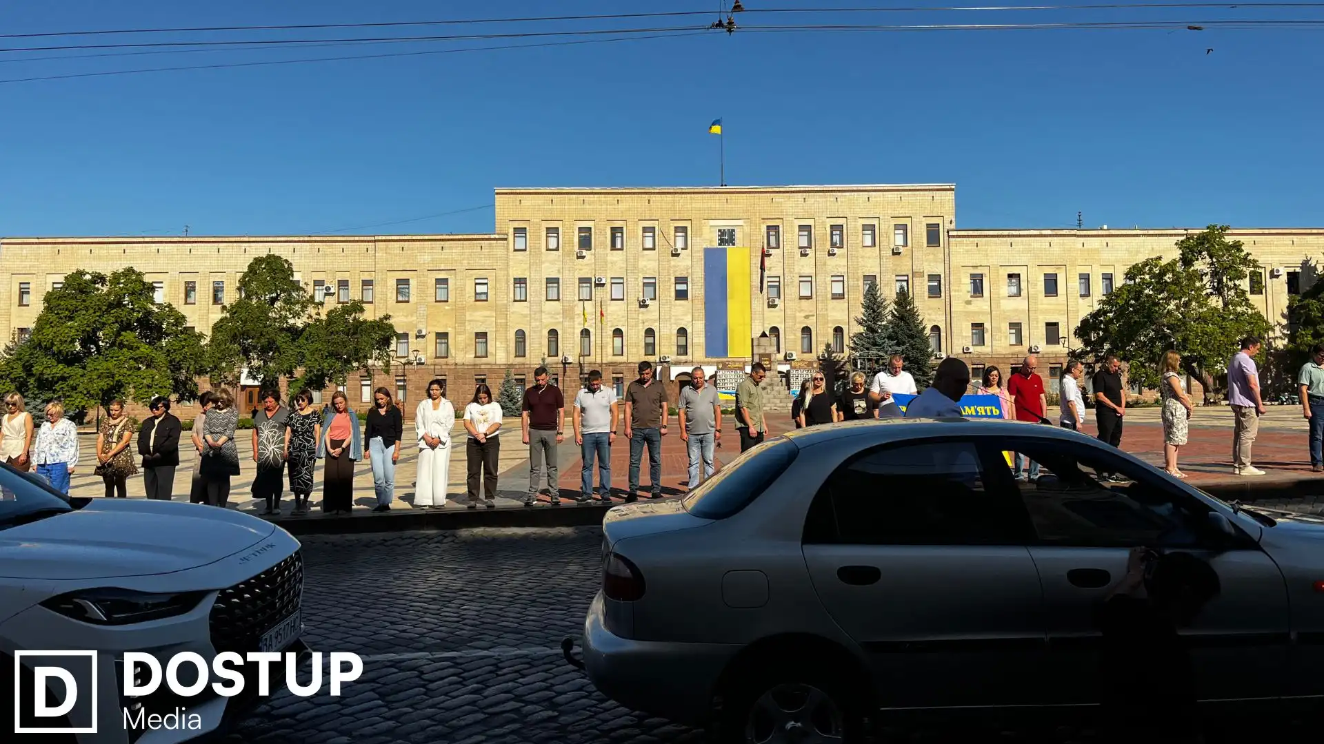 З трьома захисниками попрощалися у Кропивницькому: містом проїхав траурний кортеж