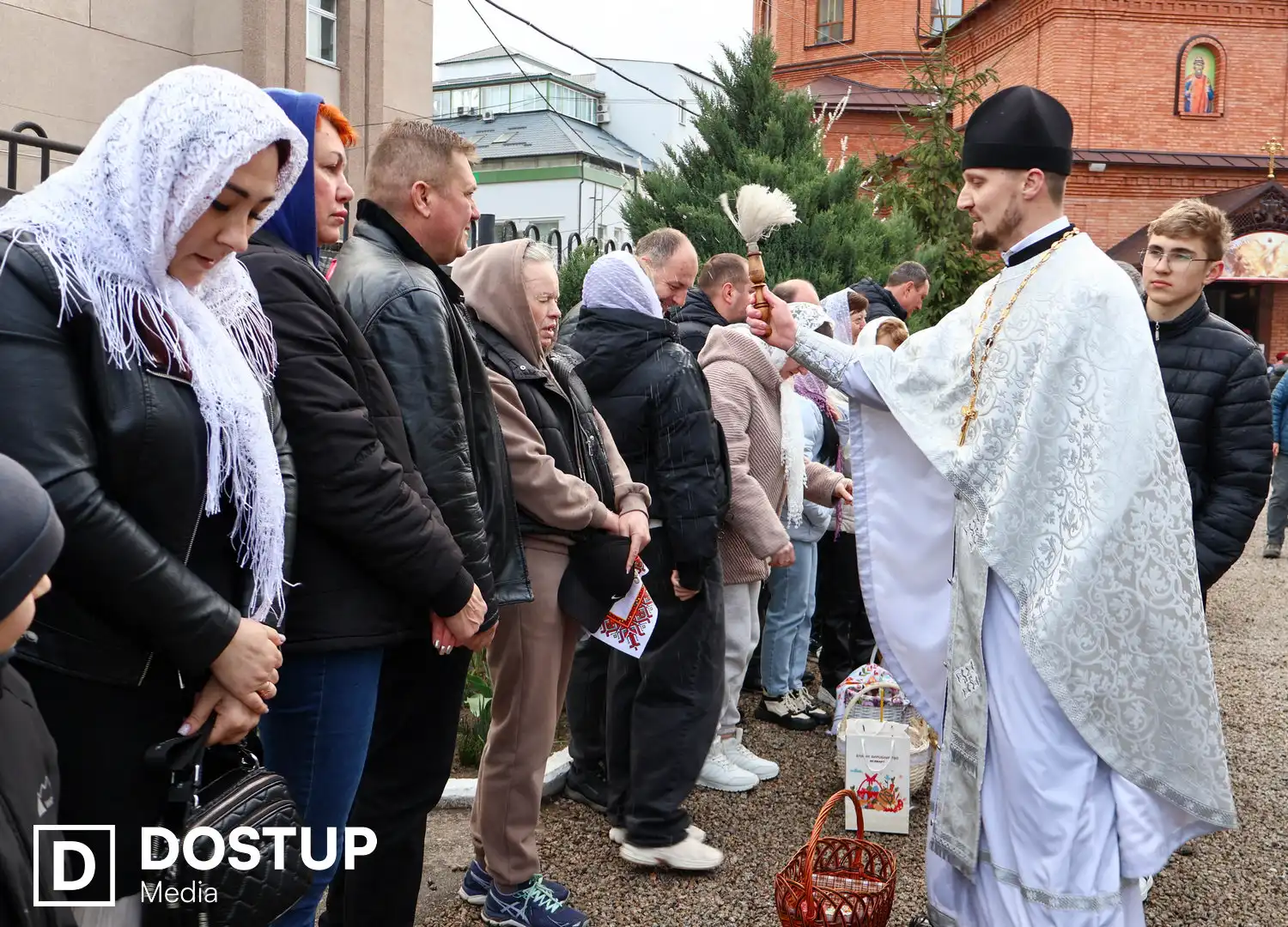 У Кропивницькому освячують великодні кошики (ФОТОРЕПОРТАЖ)