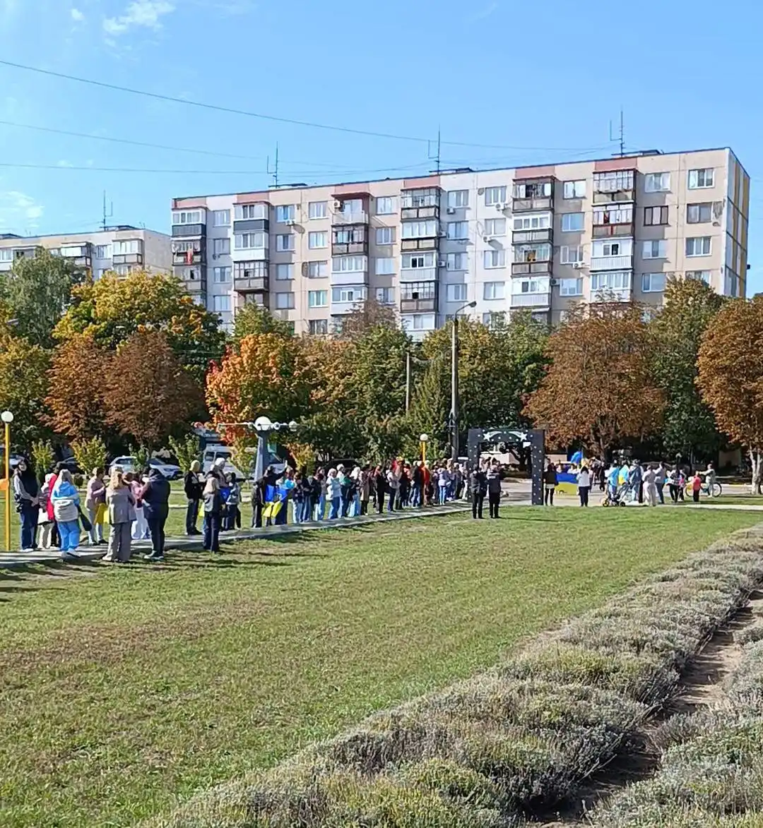 Захисника Маріуполя, який повернувся з полону, зустріли у громаді на Кіровоградщині