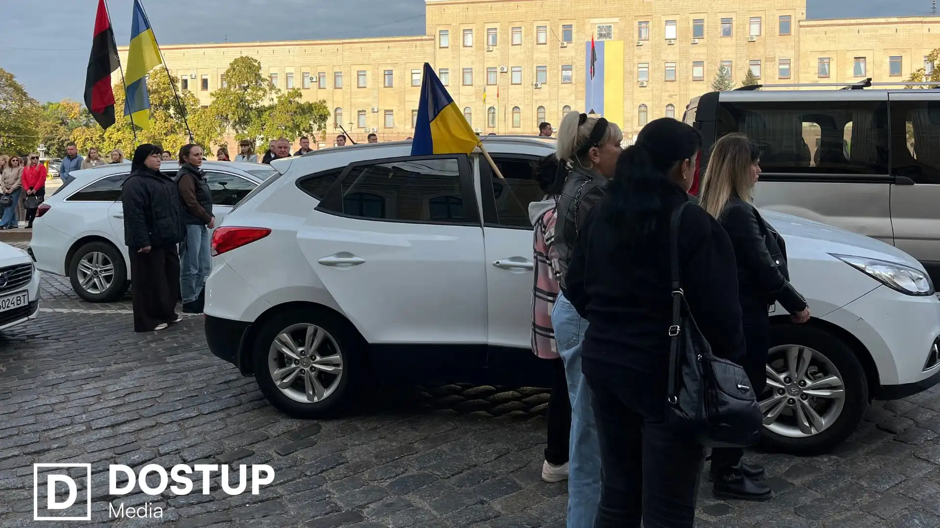 З трьома військовослужбовцями попрощалися у Кропивницькому