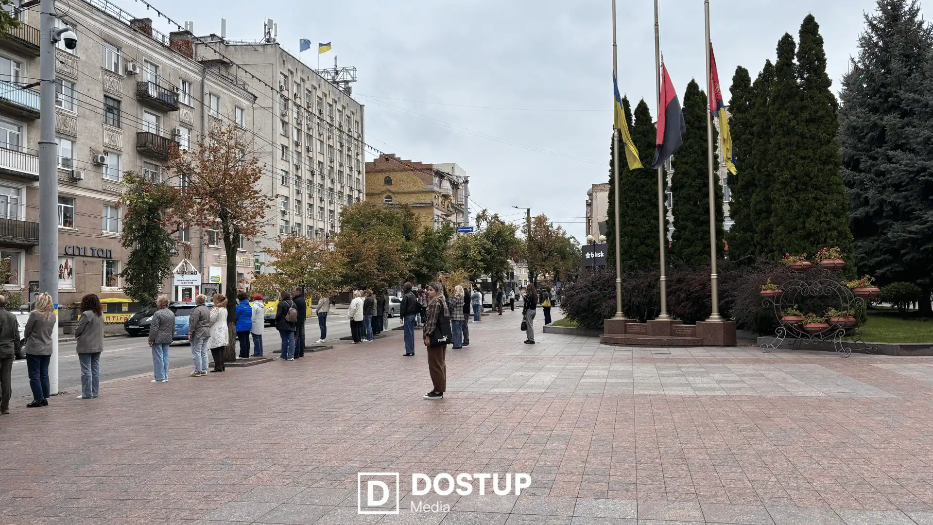 З двома захисниками попрощалися у Кропивницькому: містом проїхав траурний кортеж