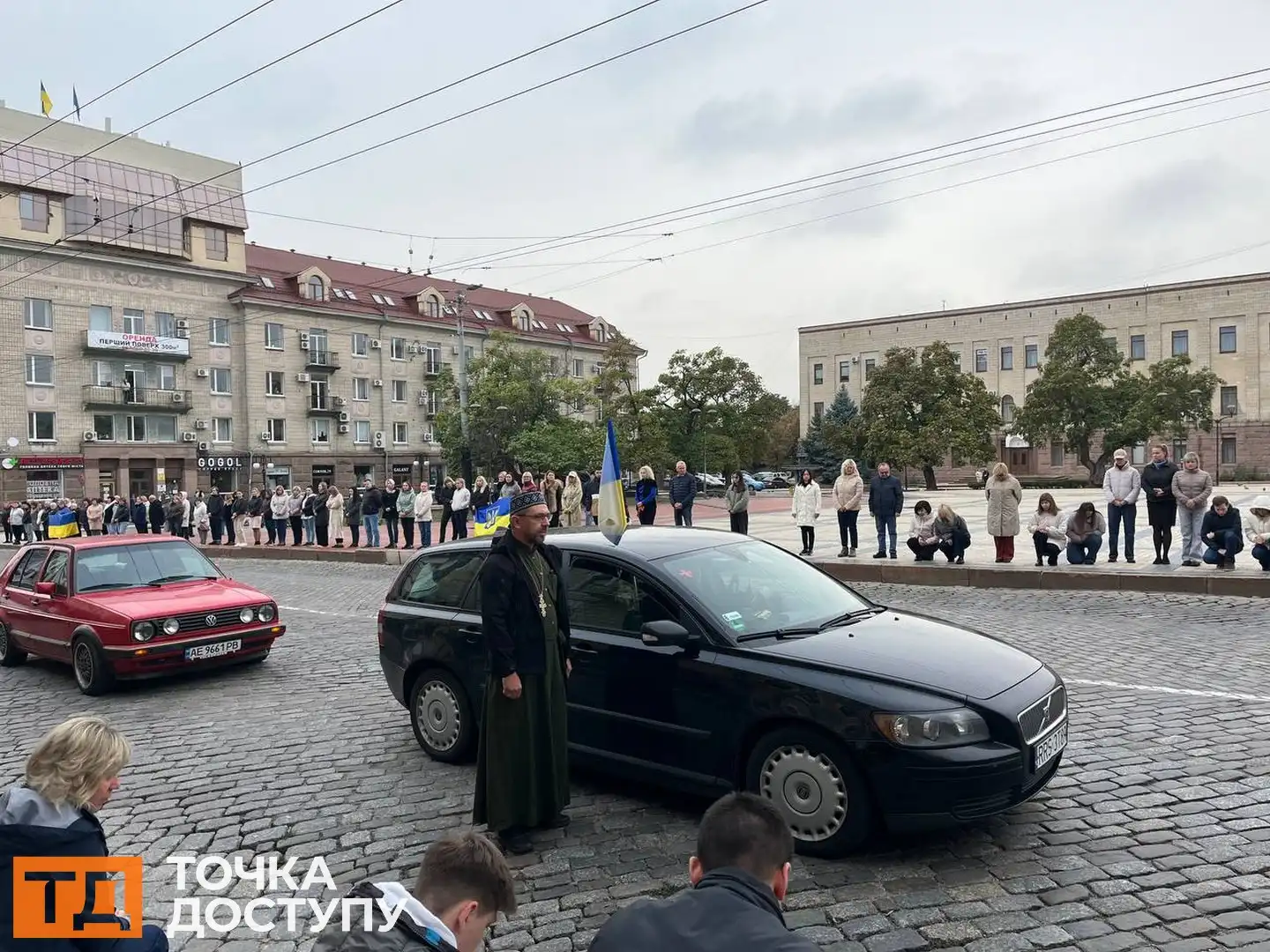 Із захисником Дмитром Шиловим попрощалися у Кропивницькому: містом проїхав траурний кортеж