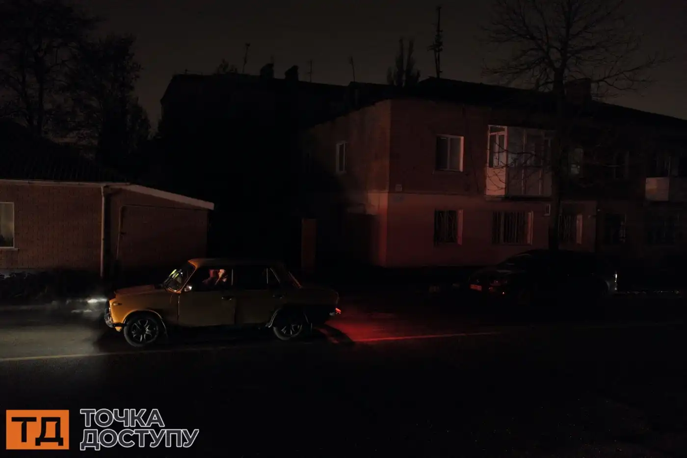 Блекаут змінює звичний вигляд вечірнього Кропивницького, роблячи місто тихішим і більш загадковим.