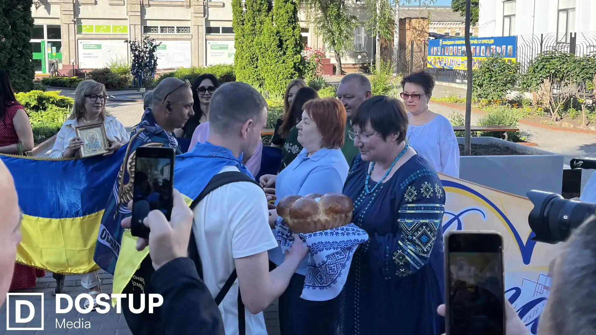 У Кропивницькому зустріли двох звільнених з полону захисників