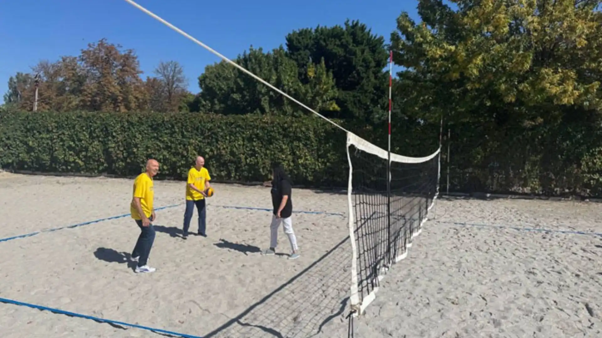 Університет у Кропивницькому відновив волейбольний майданчик: хто зможе тренуватися