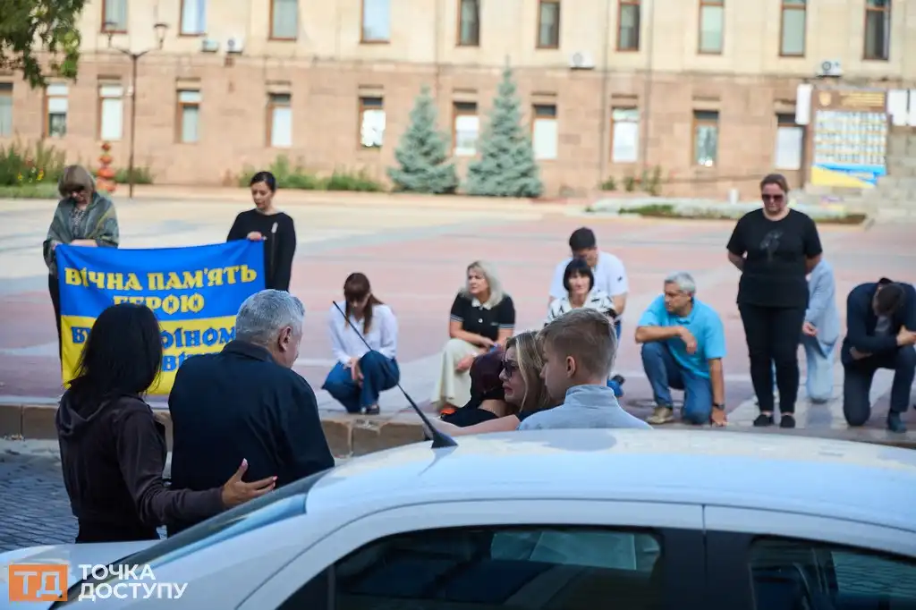 У центрі Кропивницького попрощалися з чотирма захисниками, які боронили країну від ворога.