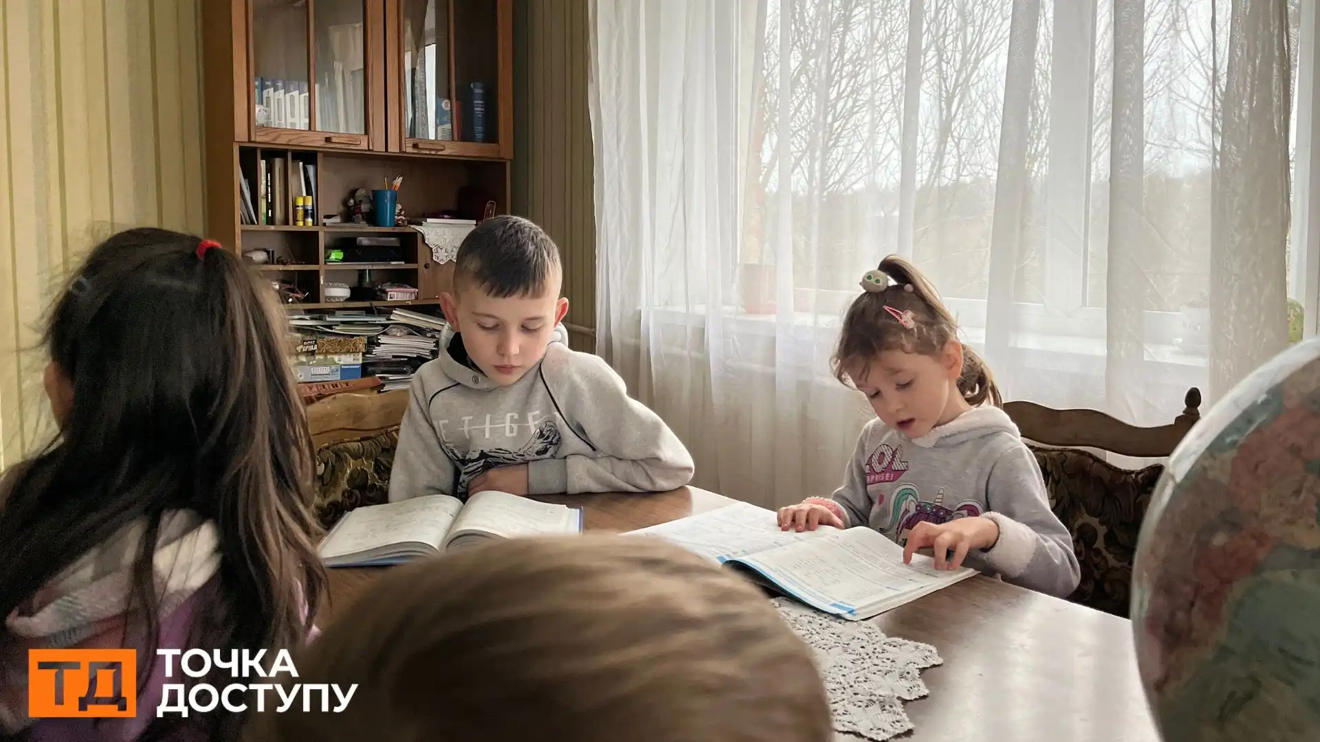 Три тижні на евакуацію: історія родини Цимбалюків, яка виїхала з-під обстрілів із десятьма дітьми на Кіровоградщину