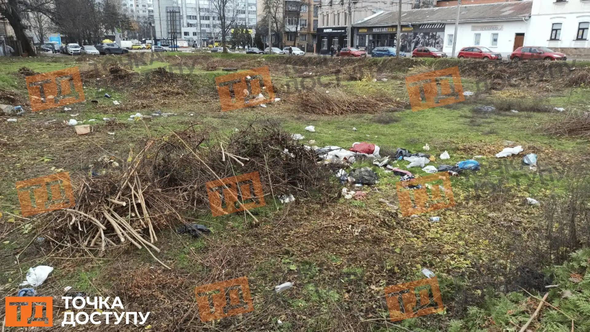 на ділянці за ДРАЦСом на вулиці Гоголя у Кропивницькому викидають сміття