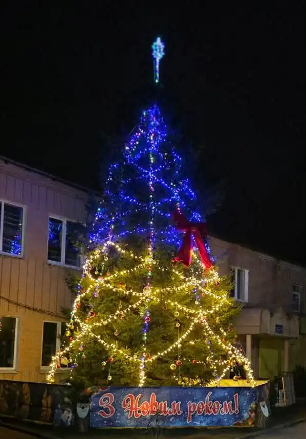 Ялинки у громадах