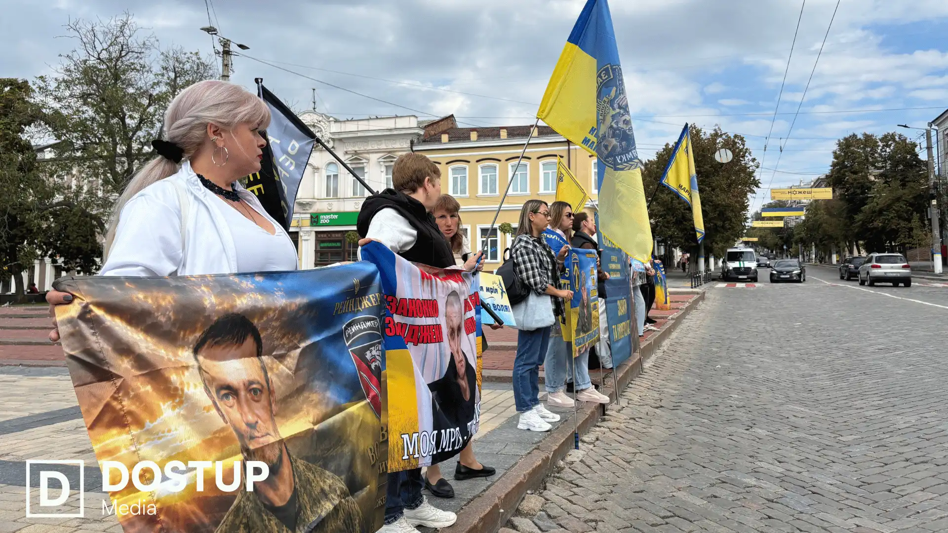 “Ми його чекаємо і будемо чекати”: у Кропивницькому відбулася акція на підтримку полонених і зниклих безвісти