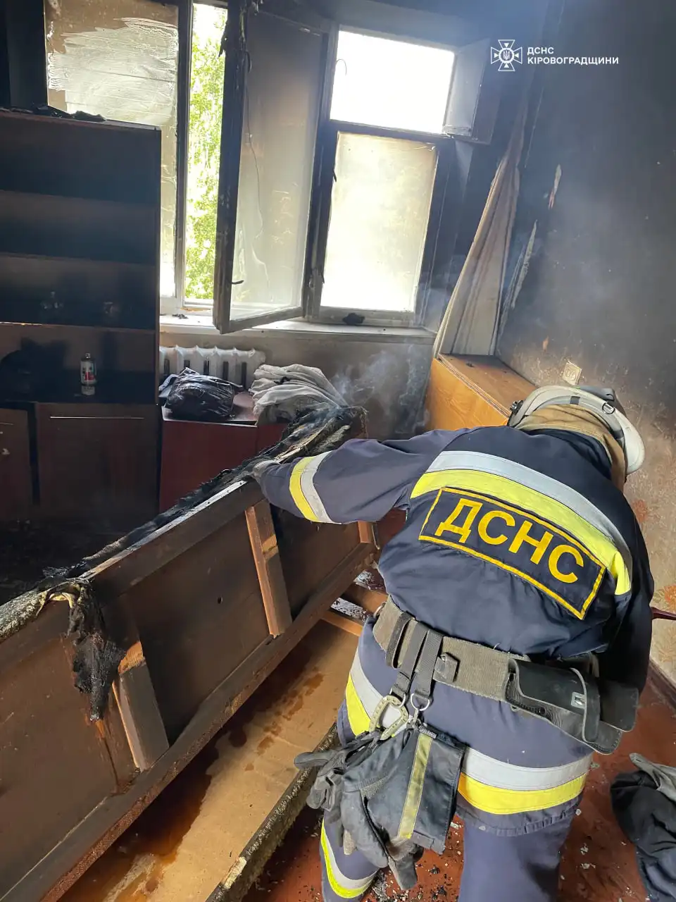 Горів диван у квартирі в Кропивницькому