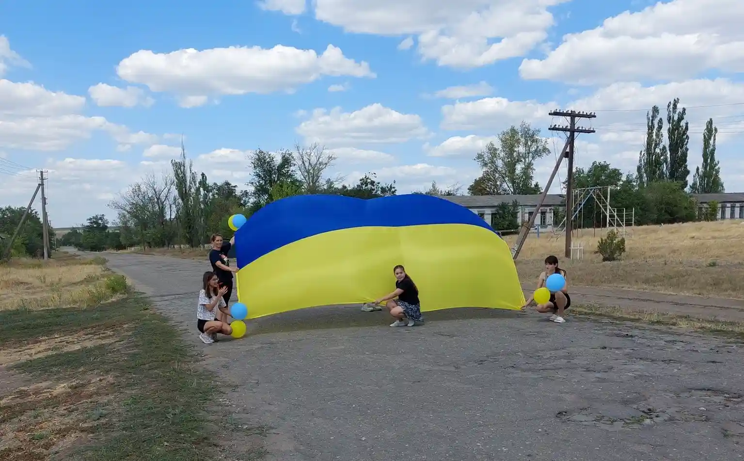 Зустріли звільненого з полону Олега Величка
