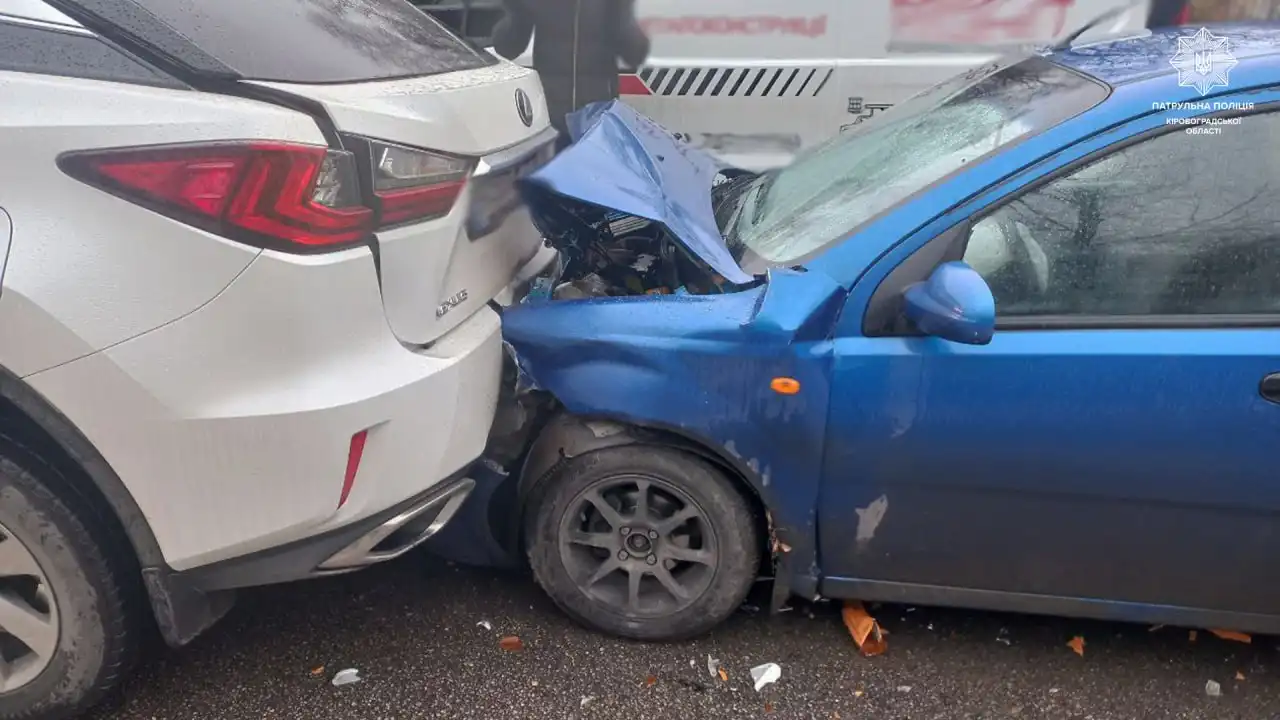 Аварія на вулиці Героїв України 2 грудня