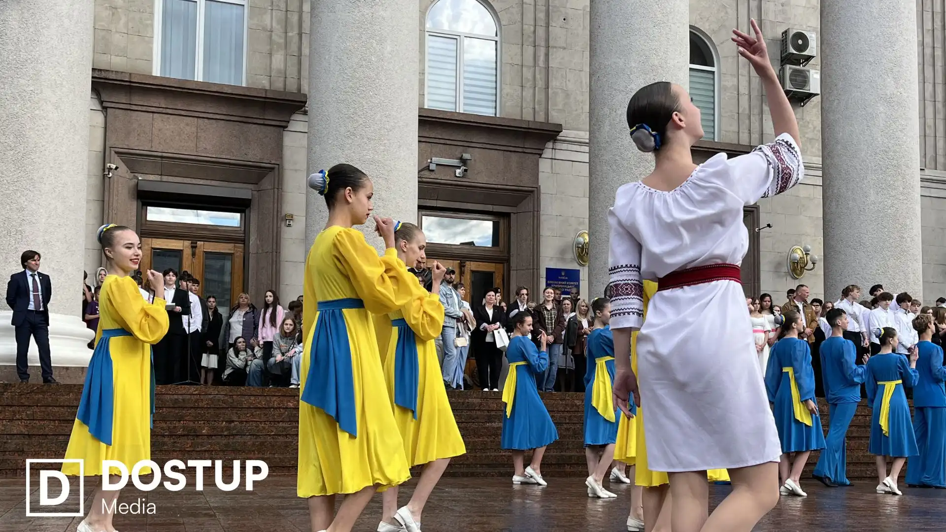 Фестиваль випускних вальсів відбувся у Кропивницькому (ФОТО)