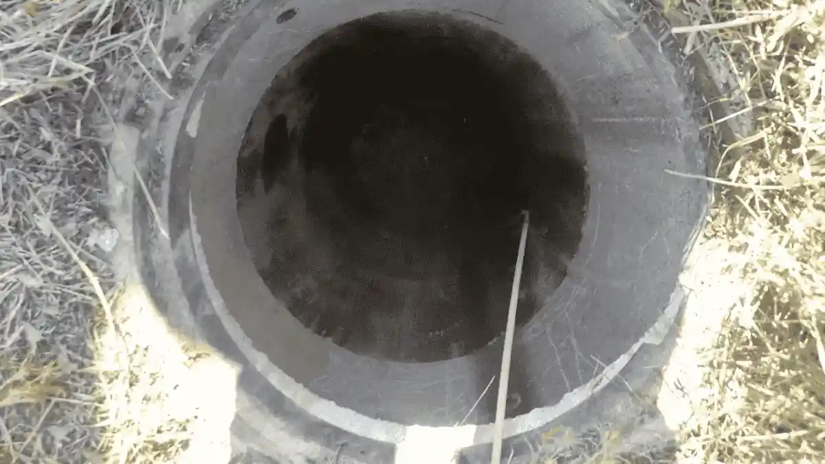 Упав у каналізаційну яму: на Кіровоградщині рятувальники допомогли чоловікові вибратися