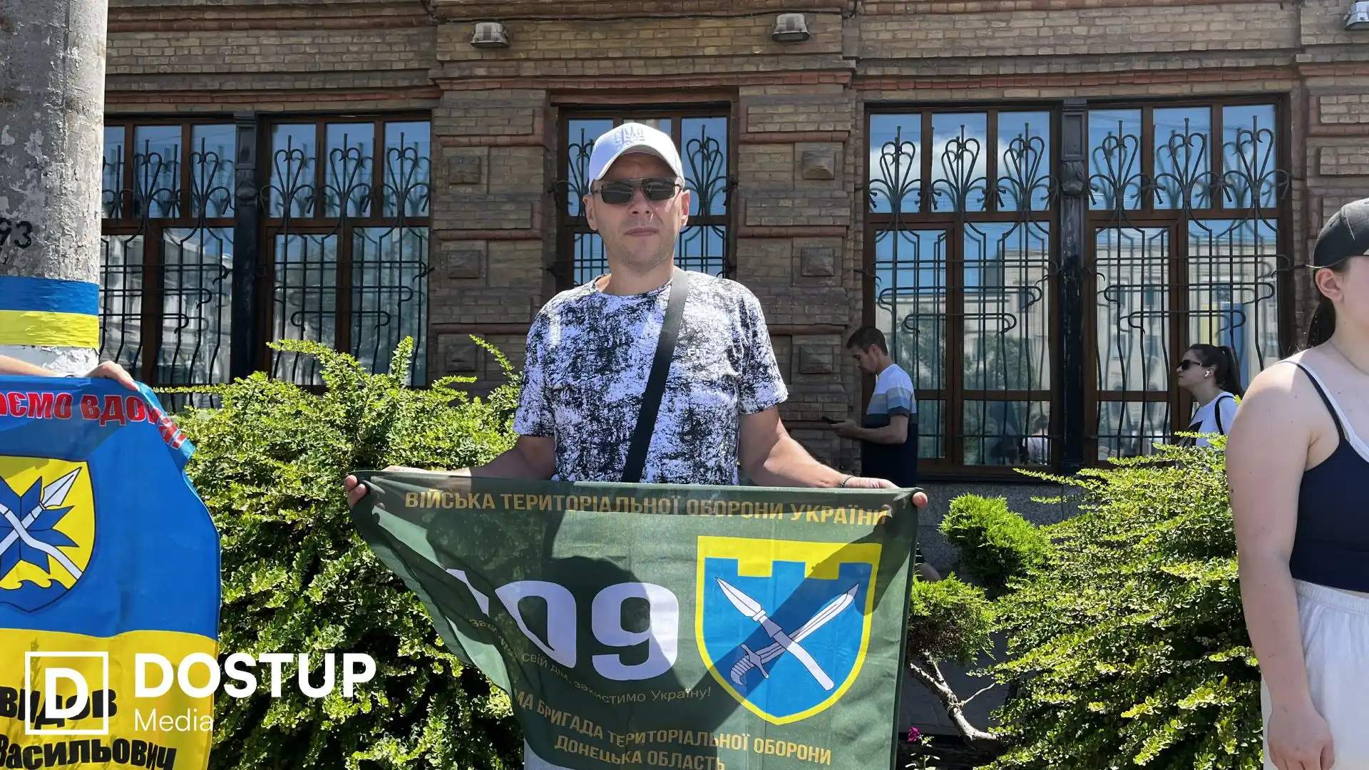 “Чекаємо і віримо в повернення”: у Кропивницькому рідні полонених і зниклих безвісти військових вийшли на акцію