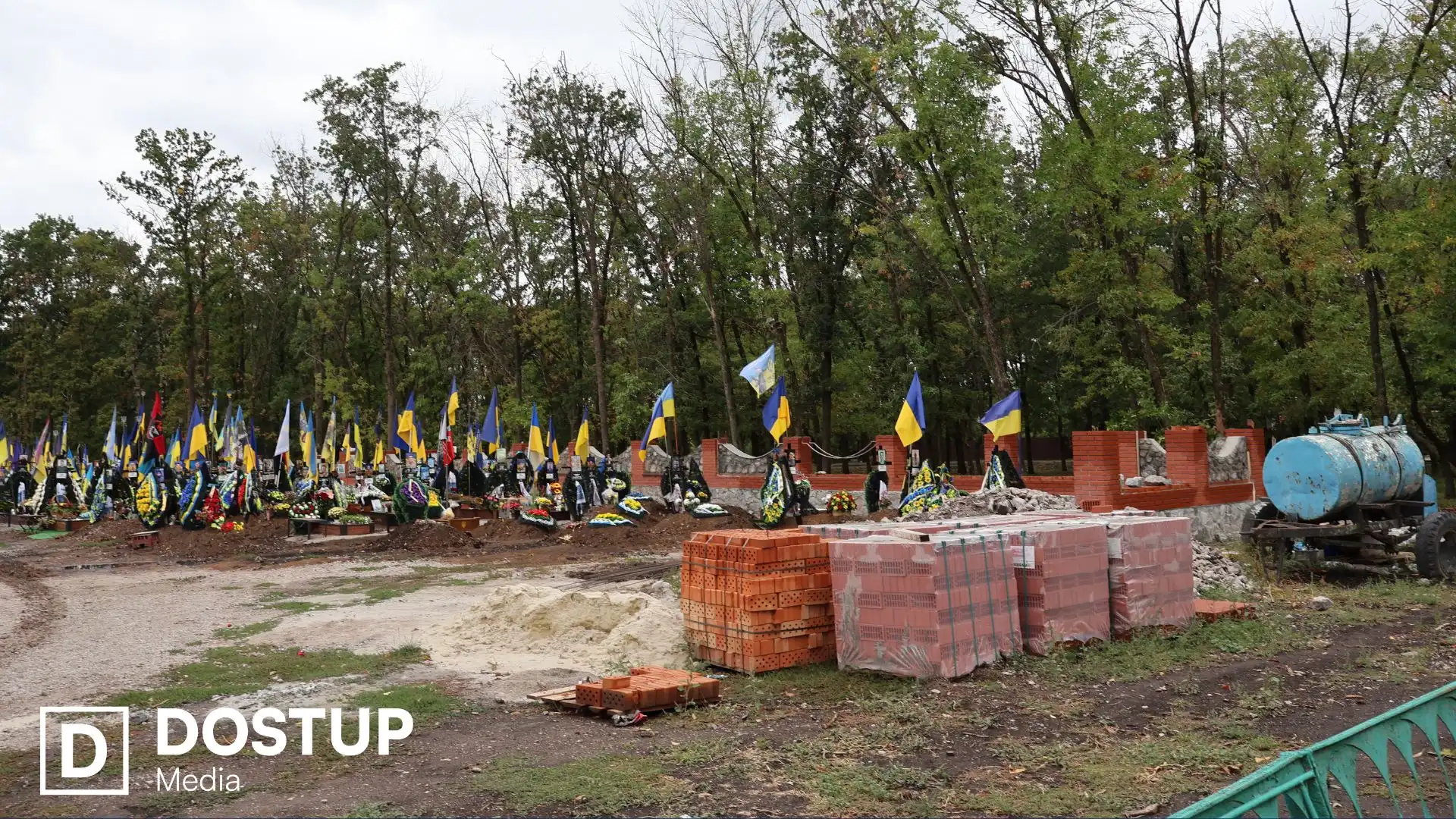 Роботи тривають третій рік: як просувається облаштування Алеї почесних поховань у Кропивницькому