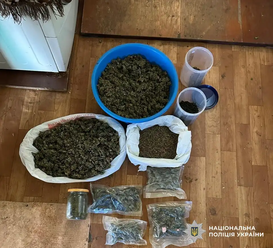 8 кілограмів канабісу вилучили у жителя Кіровоградської областв