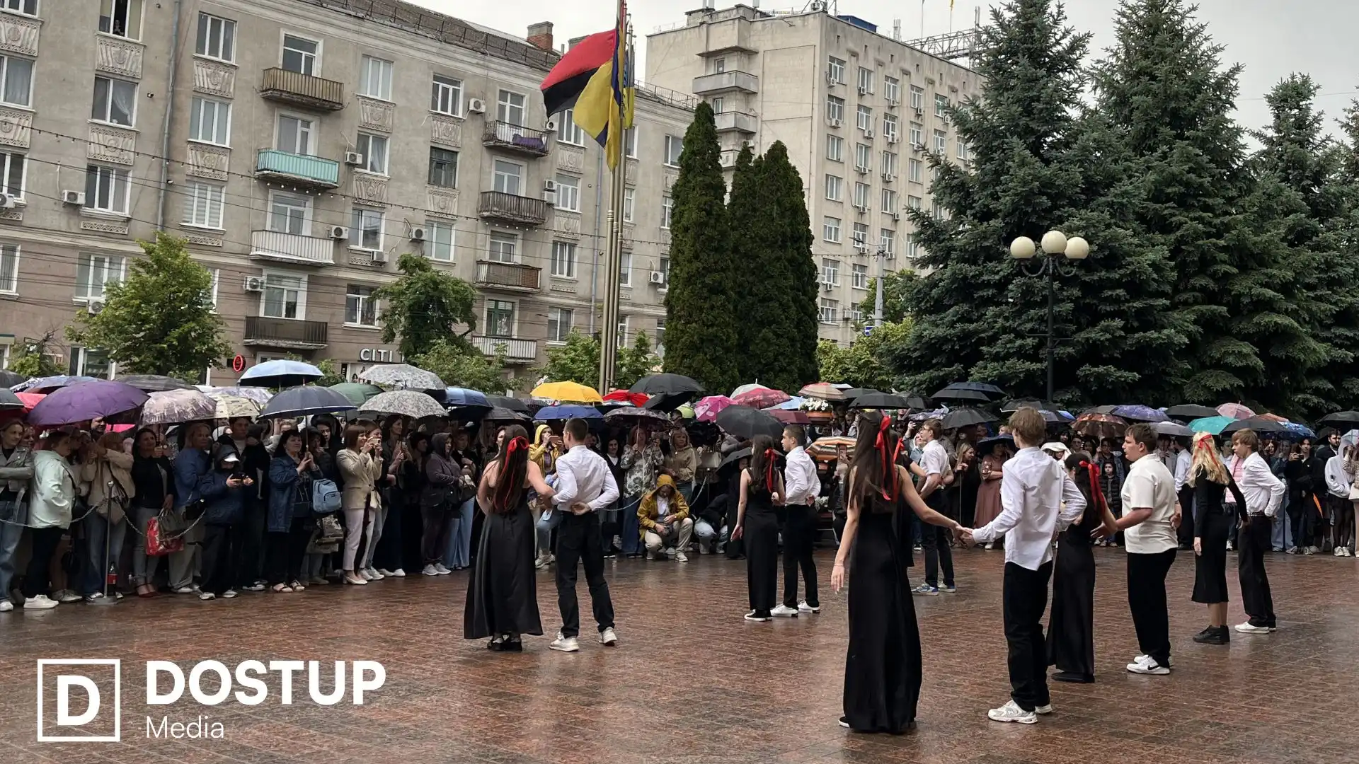 Фестиваль випускних вальсів відбувся у Кропивницькому (ФОТО)