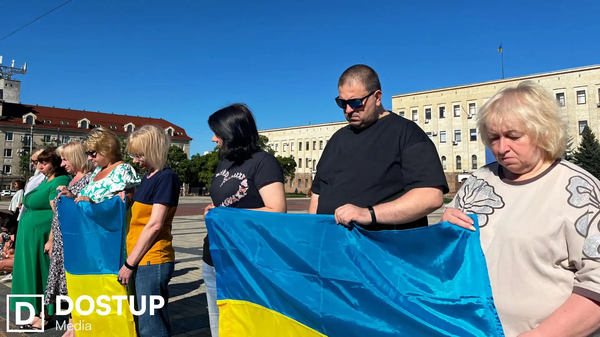 З трьома захисниками попрощалися у Кропивницькому: містом проїхав траурний кортеж