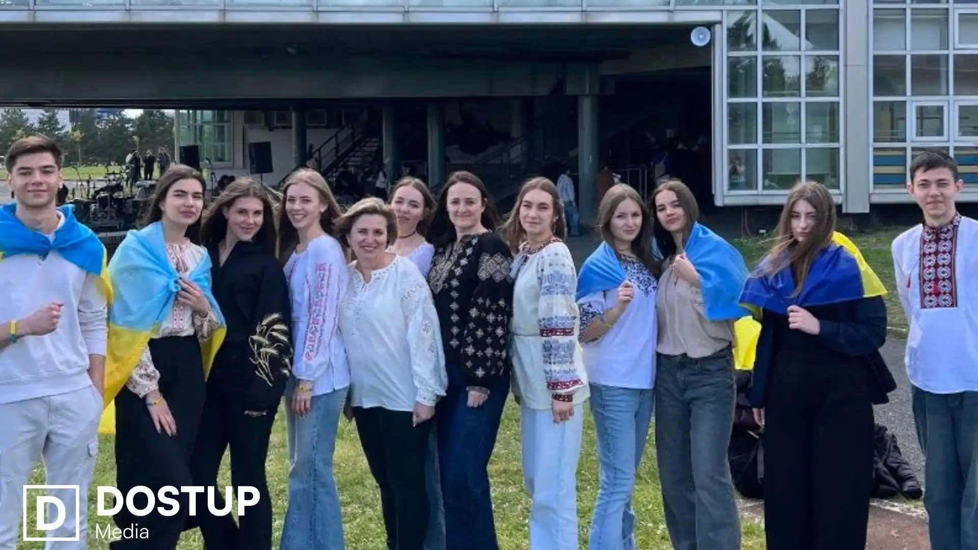 Вчили французьку і навчали іноземців розмальовувати писанки: як учні з Кропивницького побували на обміні у Франції