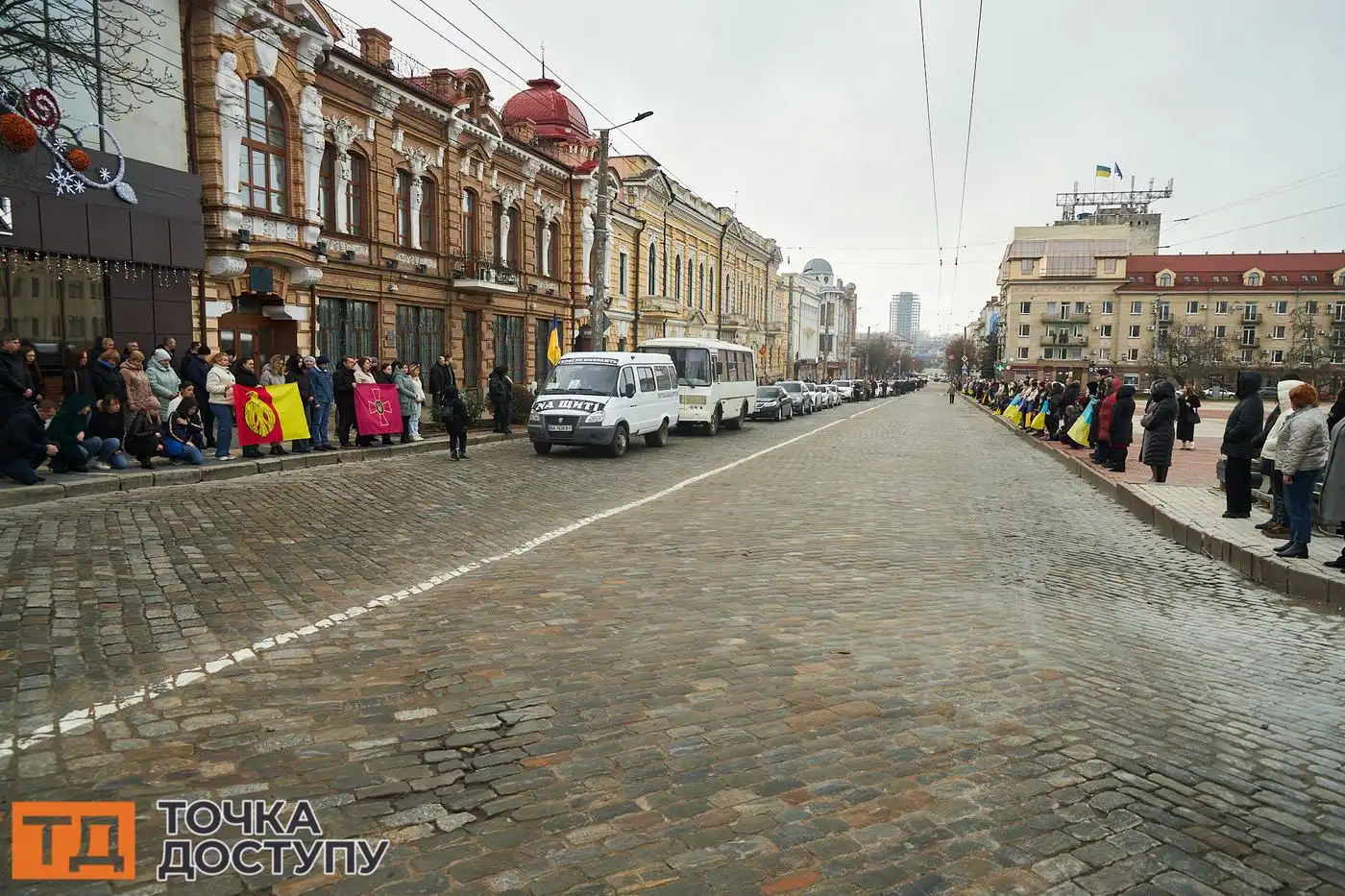 Прощання з трьома героями у Кропивницькому пройшло зі сльозами та щирими словами подяки.