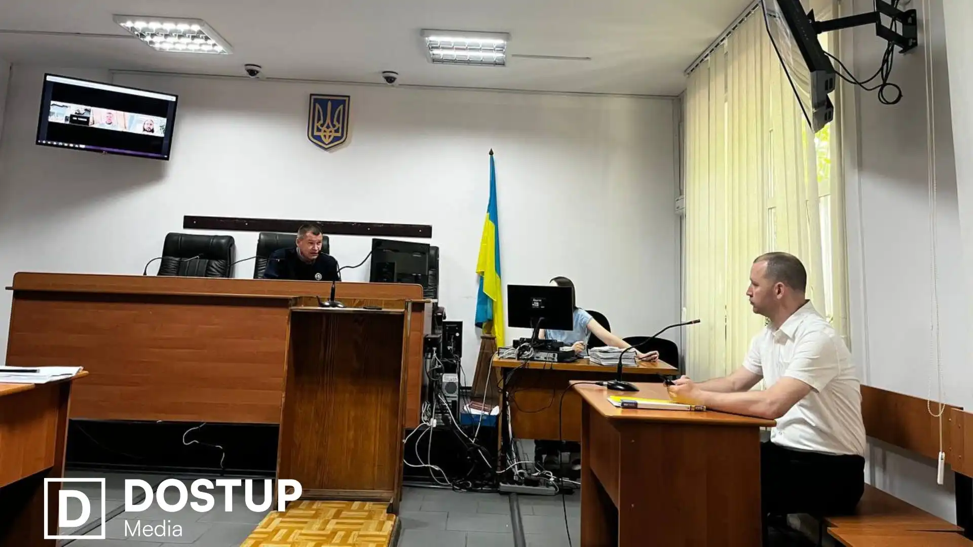 Закупівля автобусів за завищеними цінами: у справі посадовців Кропивницького завершили дослідження 10 томів доказів