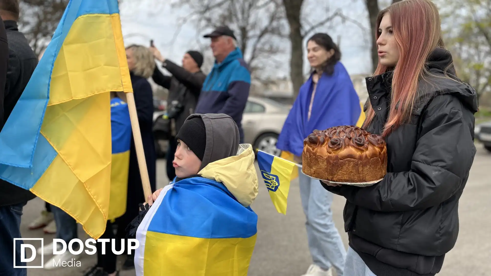 “Не віриться, що я вдома”: у Кропивницькому зустріли звільненого з полону захисника Євгена Коденця