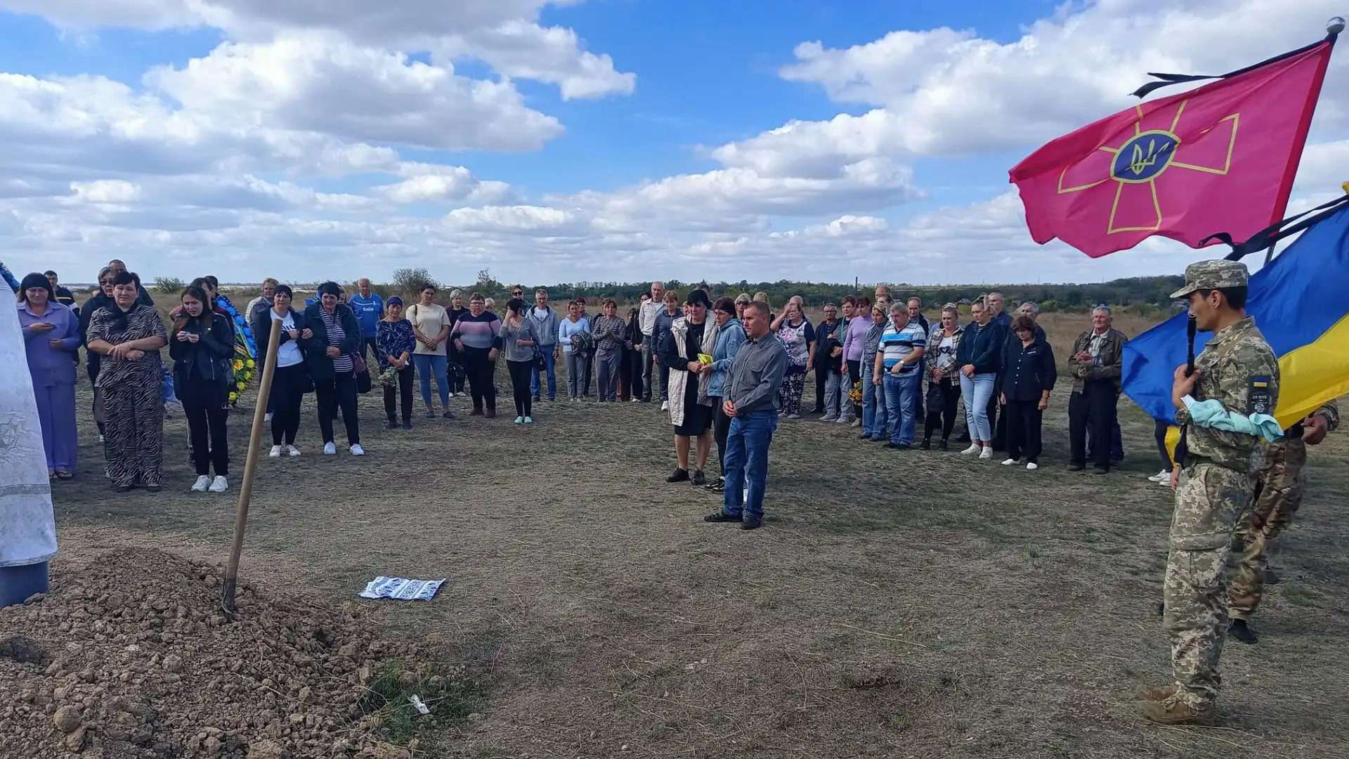 Із загиблим воїном Яном Лапшіном попрощалися у Долинській громаді