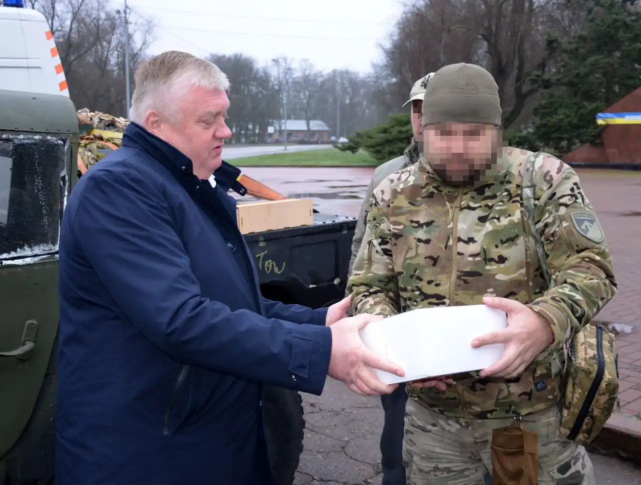 Техніку передав військовим Юрій Дрозд