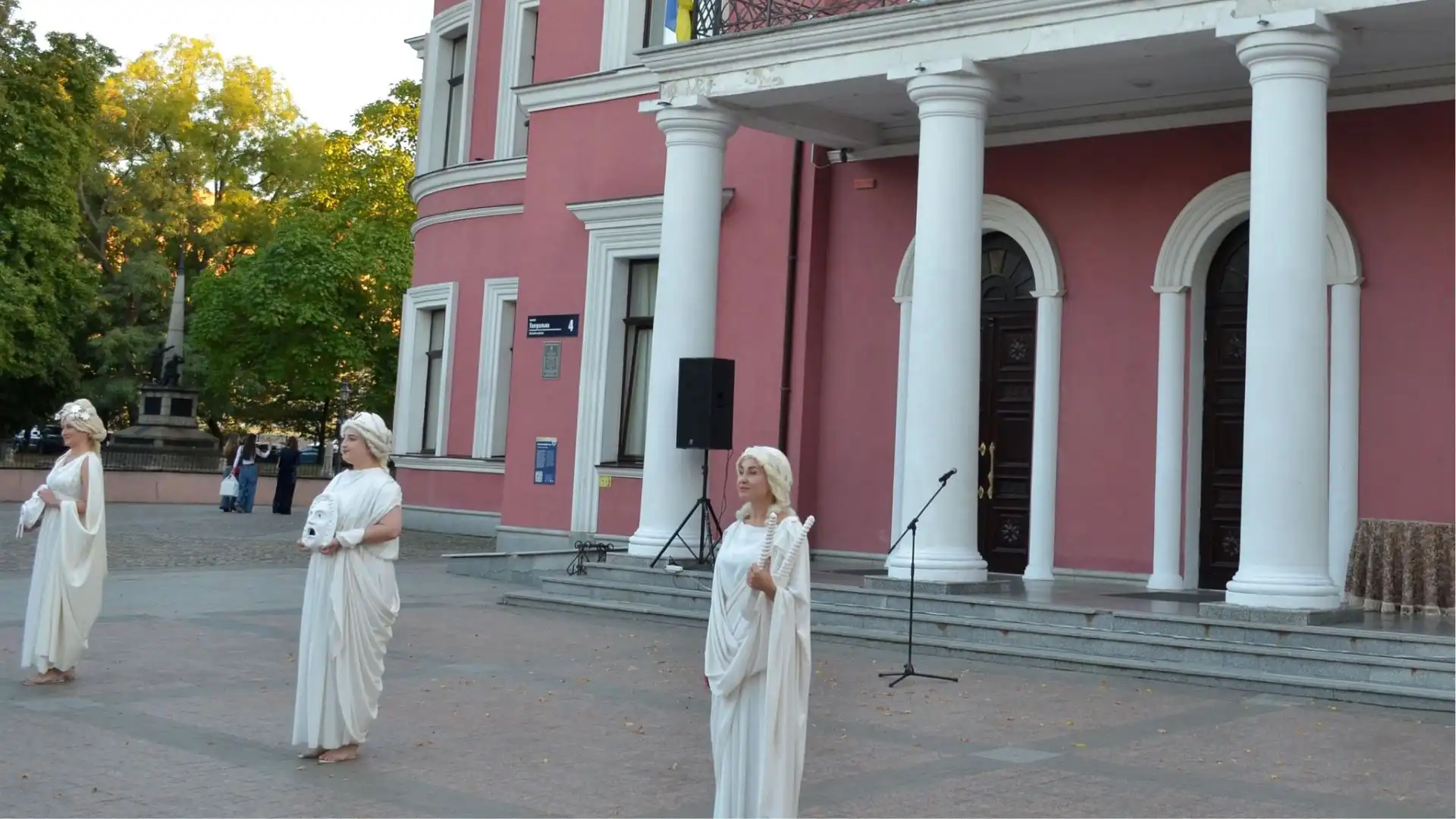 На Кіровоградщині стартував 55 театральний фестиваль “Вересневі самоцвіти”