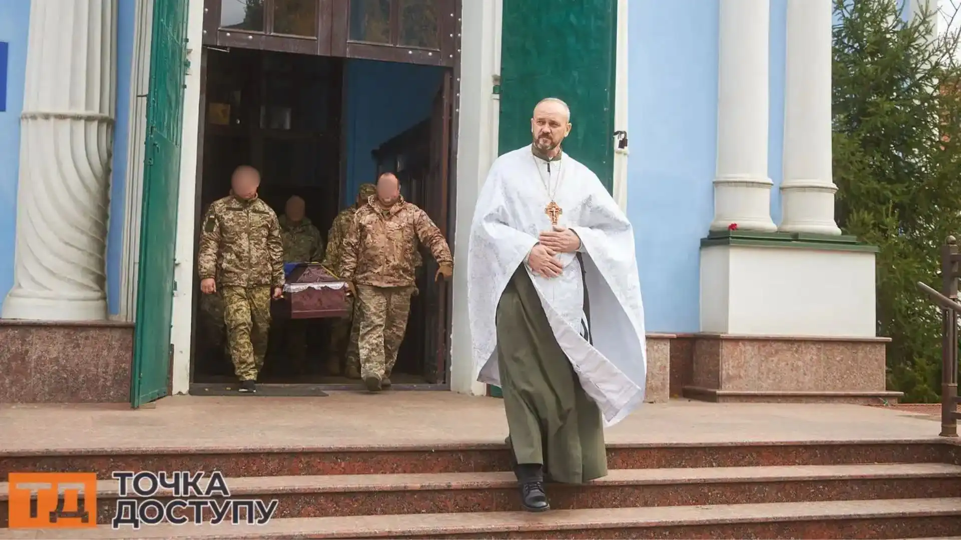 Кропивницький провів в останню путь воїна, який героїчно загинув під час бойових дій.