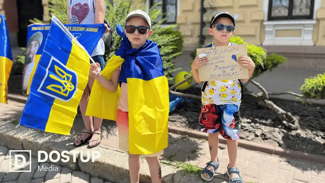 Діти чекають тата з війни