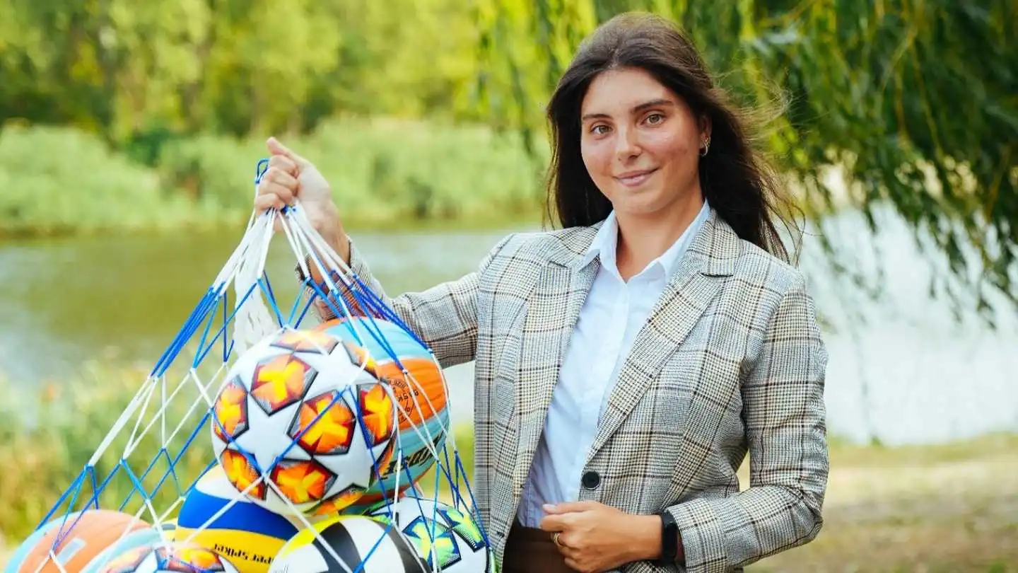 На Ковалівському пляжі створили простір для відпочинку “Ментальний оазис”