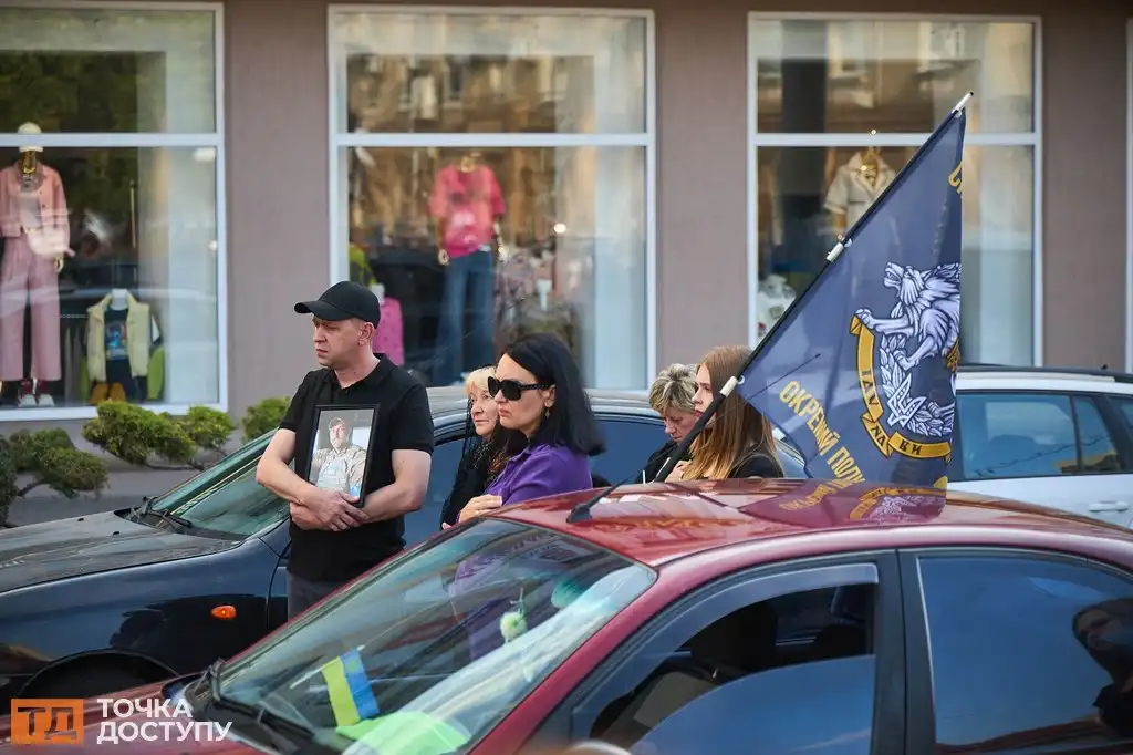 Захисників, із якими попрощалися у Кропивницькому, згадували як справжніх героїв.