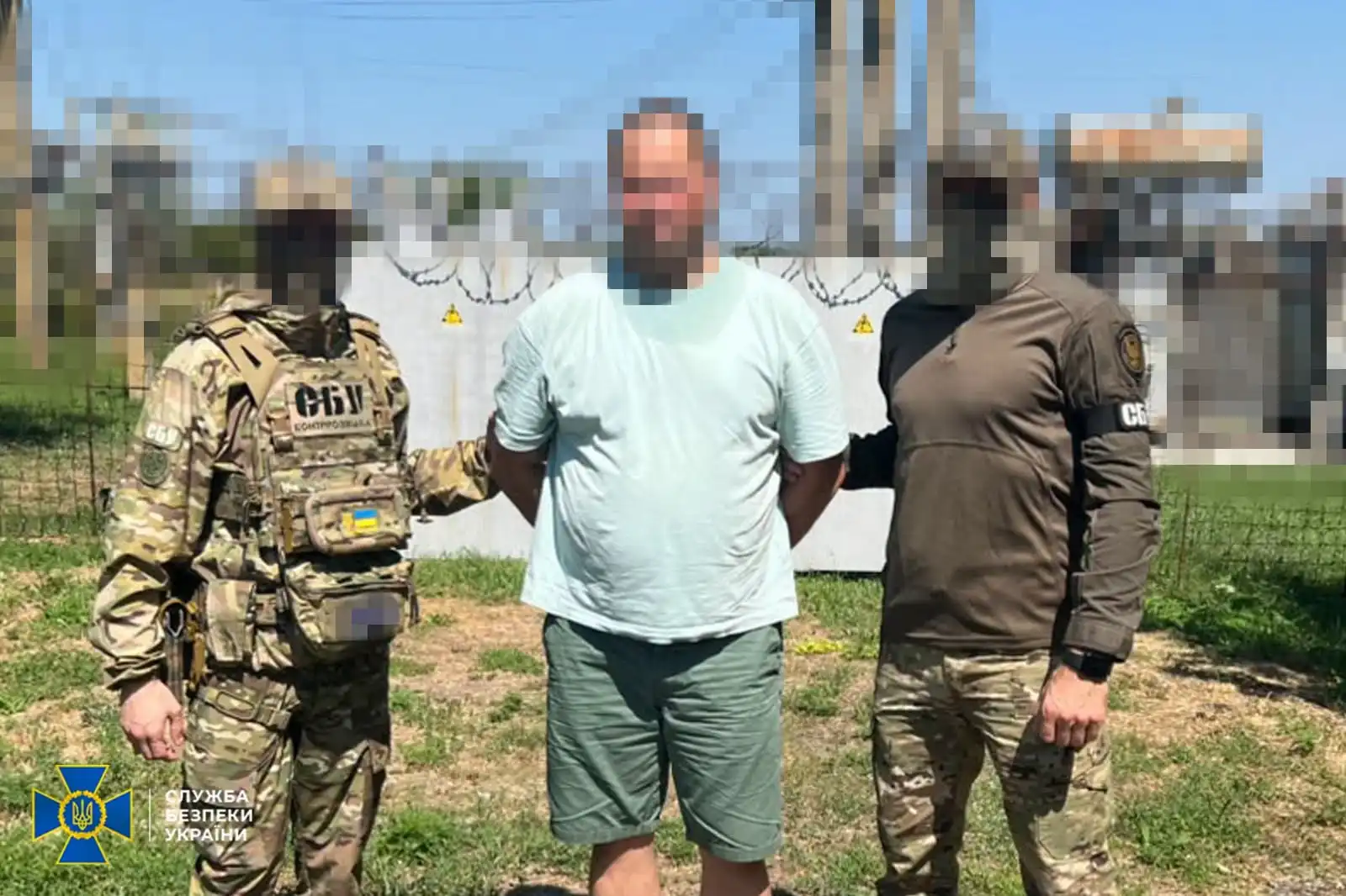 Чотирьох чоловіків затримали співробітники СЮУ за підозрою у співпраці з СБУ