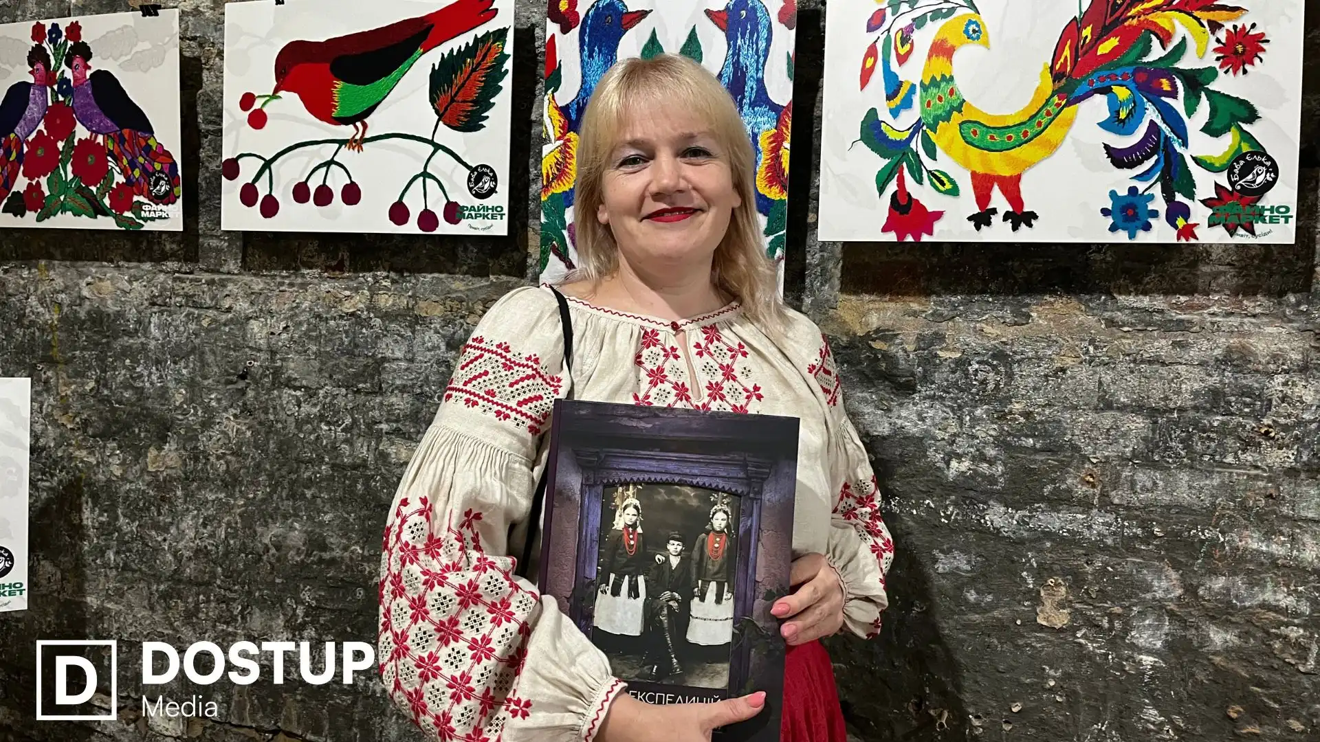 Пісні, рецепти та старовинні світлини: “Баба Єлька” презентувала книгу про Кіровоградщину