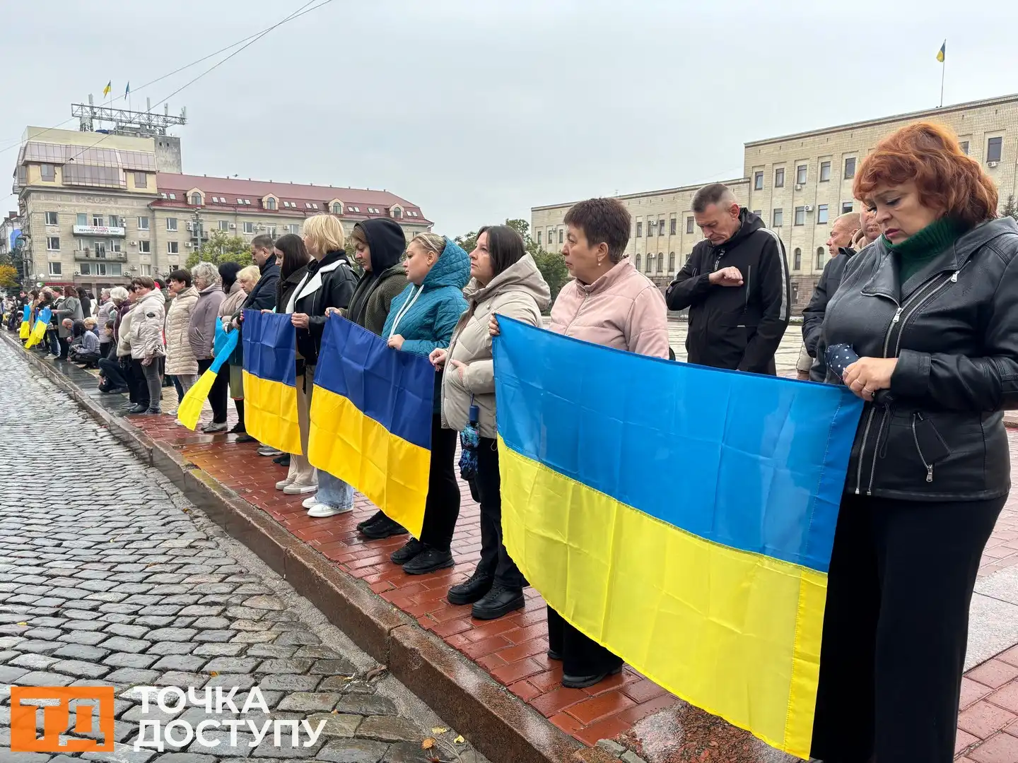 Із Сергієм Івановим та Андрієм Зелінським попрощалися у Кропивницькому: в центрі зупинився траурний кортеж