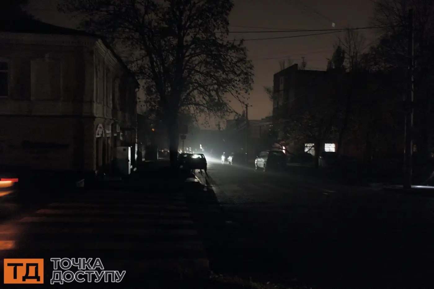 Вечірній Кропивницький під час блекауту привертає увагу фотографів і медіа своєю атмосферністю.