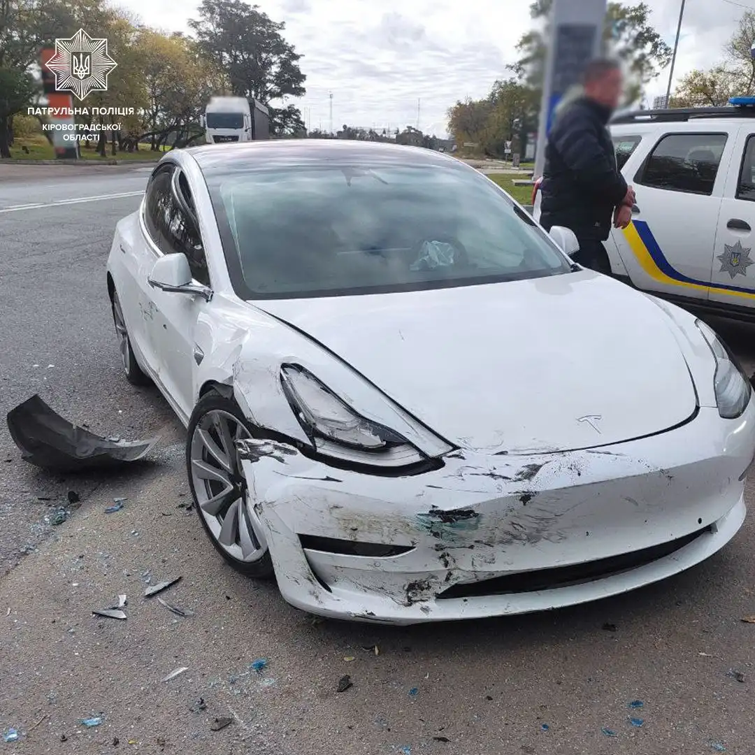 Tesla Model 3 Кропивницький