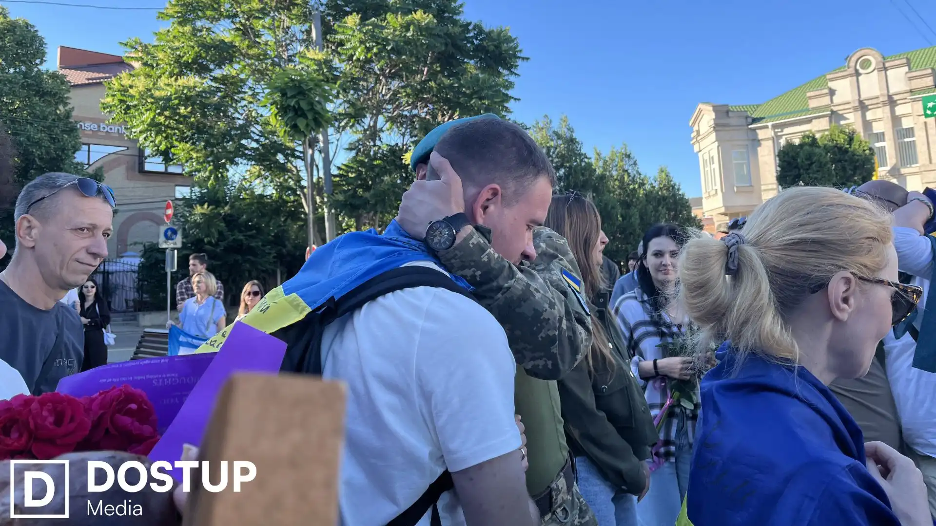 У Кропивницькому зустріли двох звільнених з полону захисників