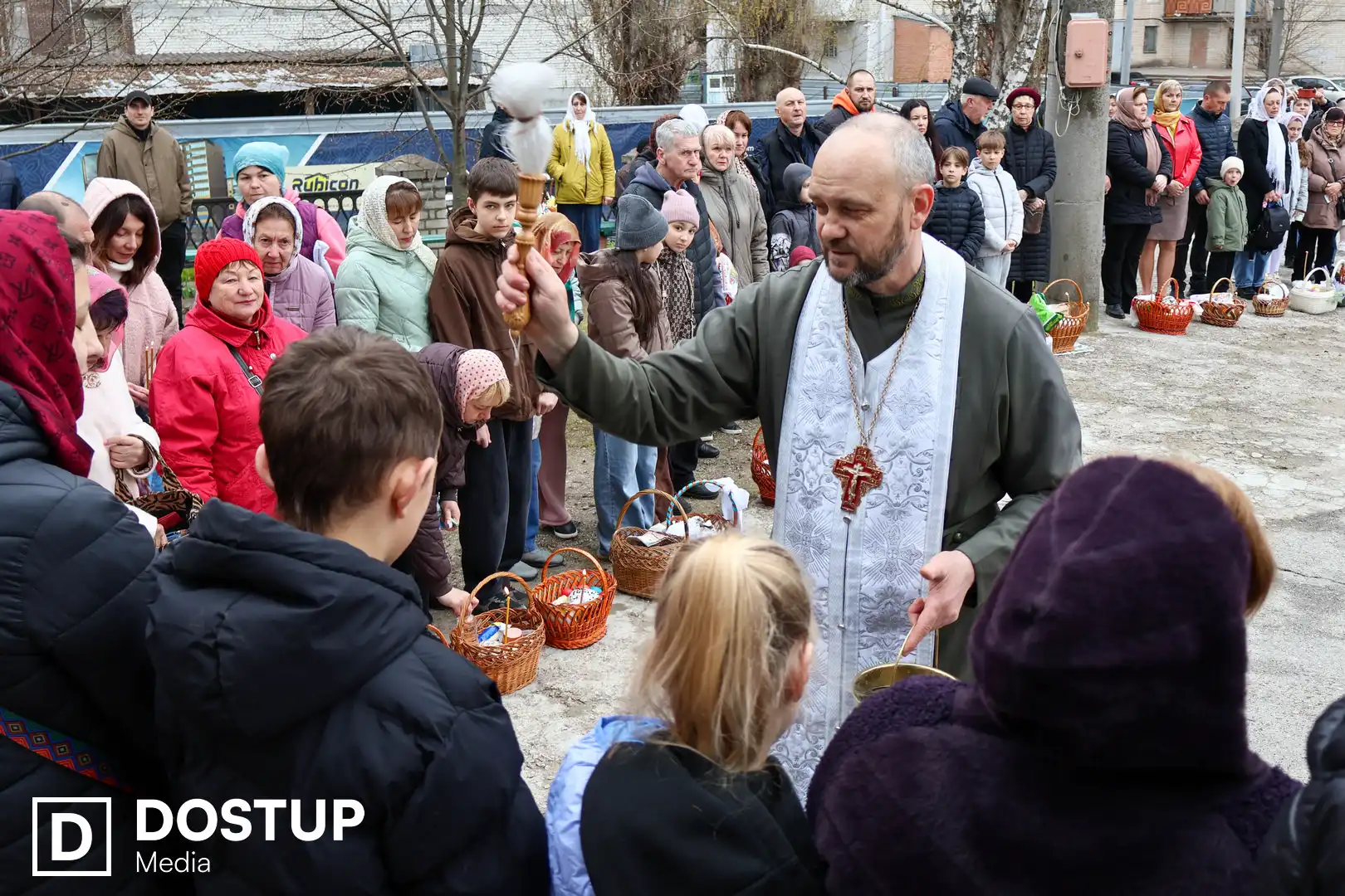 У Кропивницькому освячують великодні кошики (ФОТОРЕПОРТАЖ)