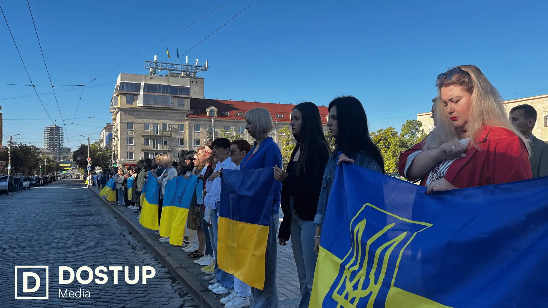 Попрощалися з трьома захисниками у Кропивницькому: містом проїхав траурний кортеж