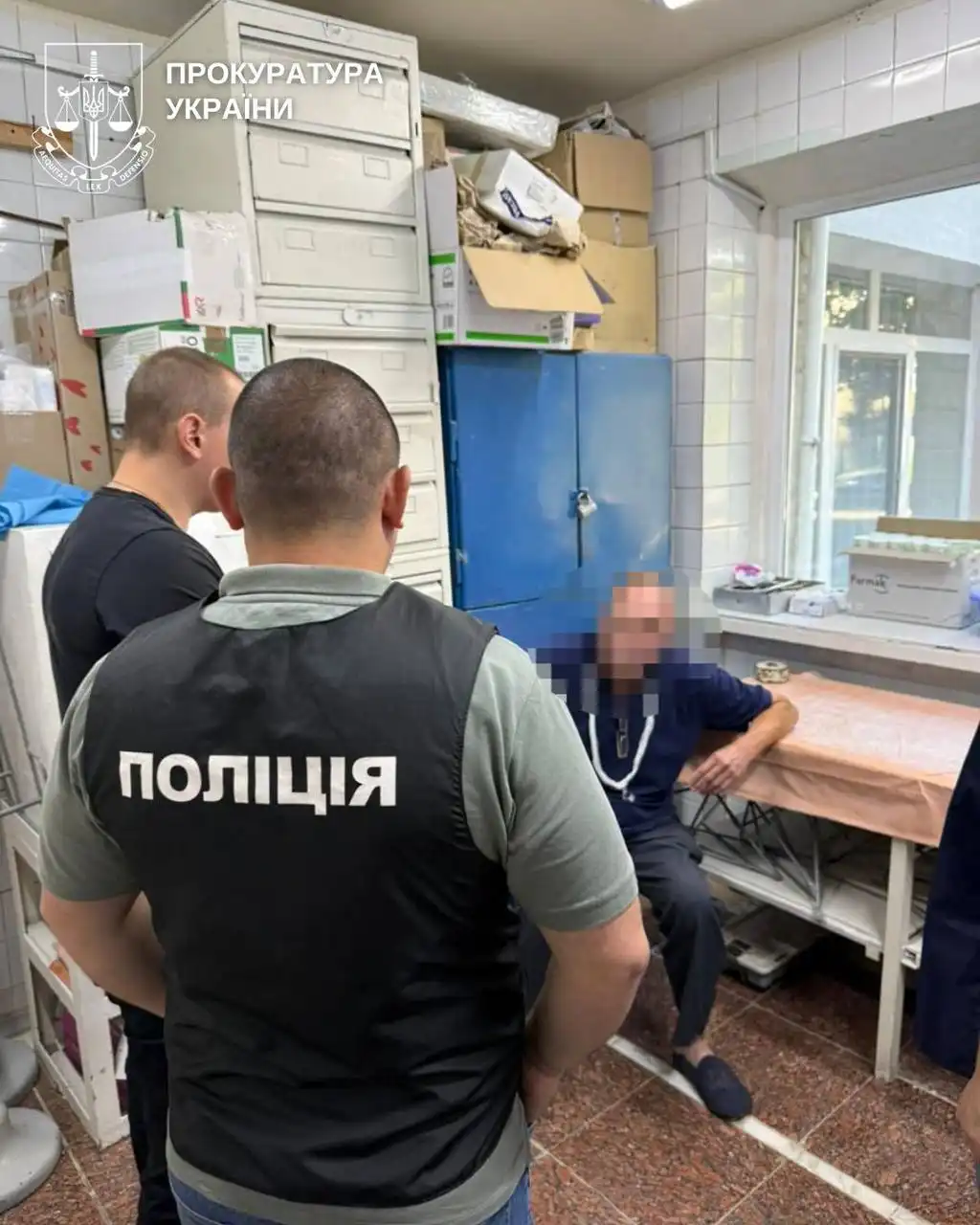 Правоохоронці з підозрюваним у справі по незаконному видобутку граніту