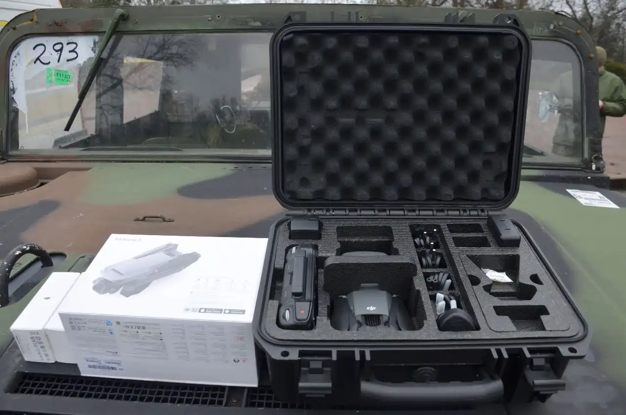 голова Кіровоградської облради передав військовим техніку і Хаммер