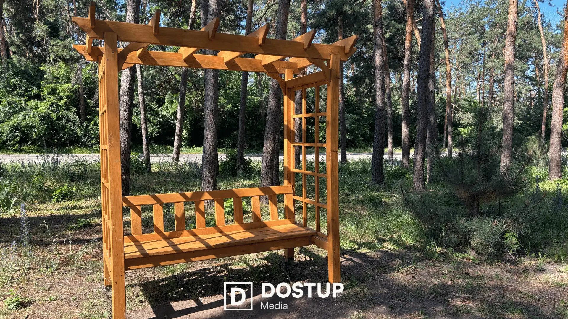 Нові лавки у лісопарку "Сосновий" в Кропивницькому