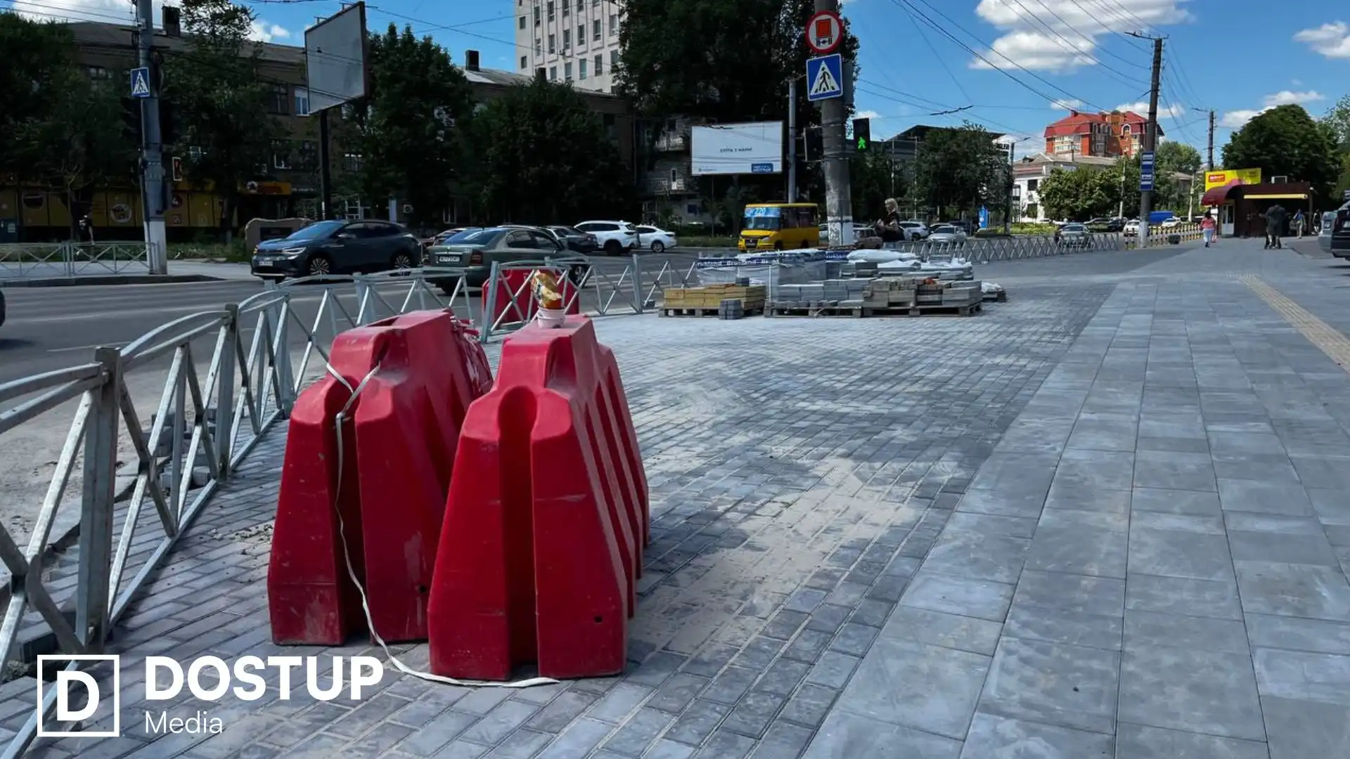 Безбар’єрний маршрут у Кропивницькому: які ділянки вже відремонтували та що далі