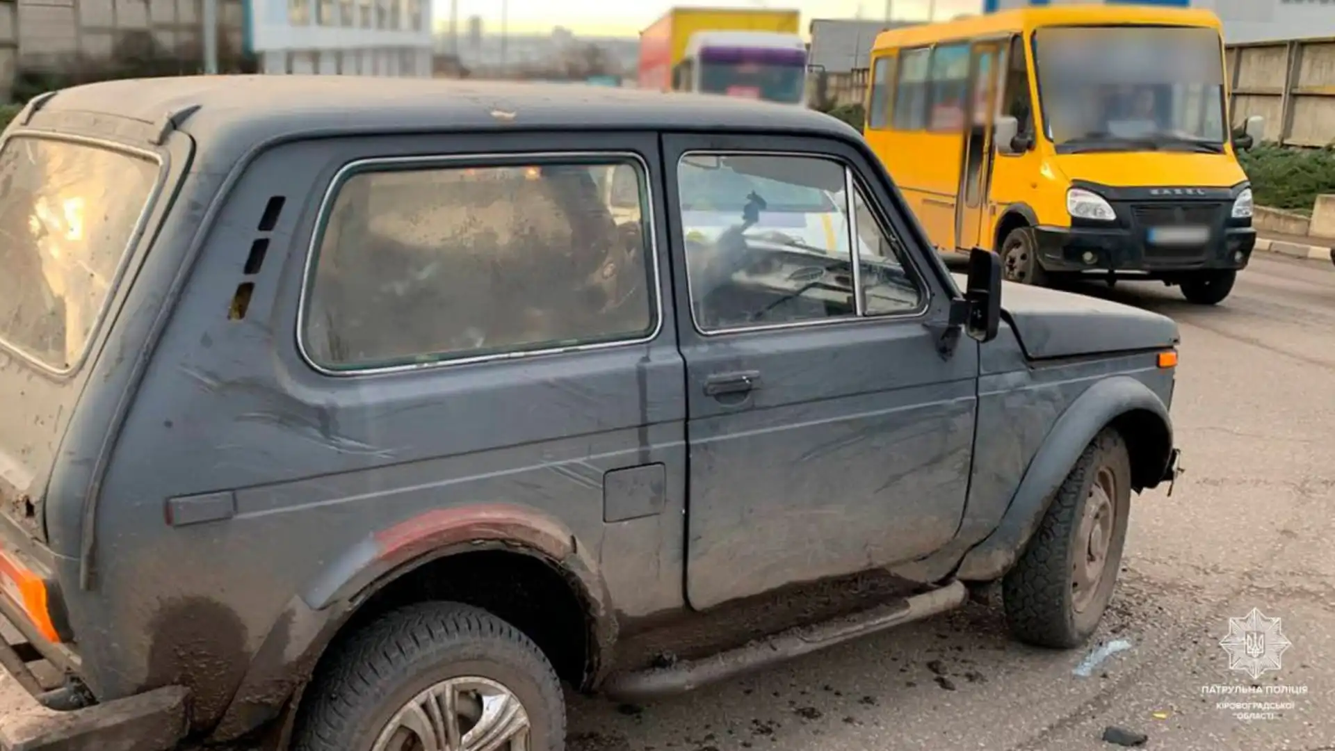 Маршрутка  і ВАЗ зіткнулися у Кропивницькому: водій легковика зізнався, що приймав наркотики