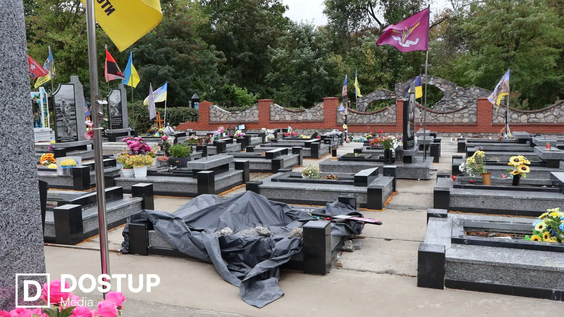 Роботи тривають третій рік: як просувається облаштування Алеї почесних поховань у Кропивницькому
